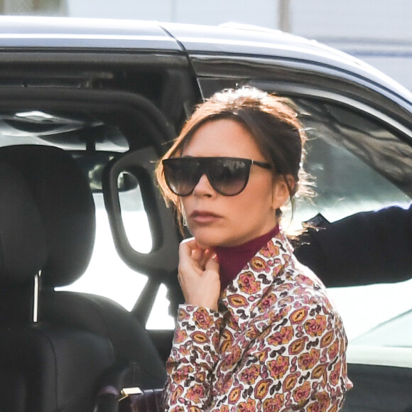 Victoria Beckham arrive à l'hôtel Ritz à Paris le 17 janvier 2018.