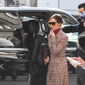 Victoria Beckham arrive à l'hôtel Ritz à Paris le 17 janvier 2018.