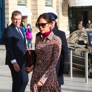 Victoria Beckham arrive à l'hôtel Ritz à Paris le 17 janvier 2018.