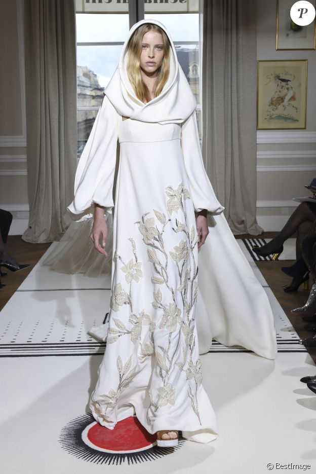Défilé de mode Schiaparelli haute couture printemps-été 2018 à Paris, le 22 janvier 2018.