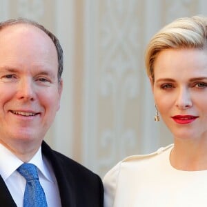 Le prince Albert II de Monaco et la princesse Charlene de Monaco lors du cocktail donné au Palais Princier lors du 55e Festival de Télévision de Monte-Carlo, le 17 juin 2015.