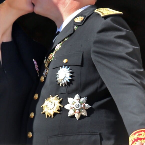 La princesse Charlène (enceinte) et le prince Albert II de Monaco au balcon du palais princier lors de la fête nationale monégasque le 19 novembre 2014