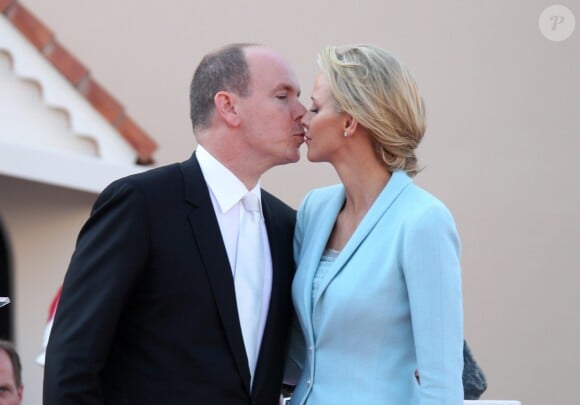 Le prince Albert II et la princesse Charlene de Monaco lors de leur mariage civil le 1er juillet 2011.