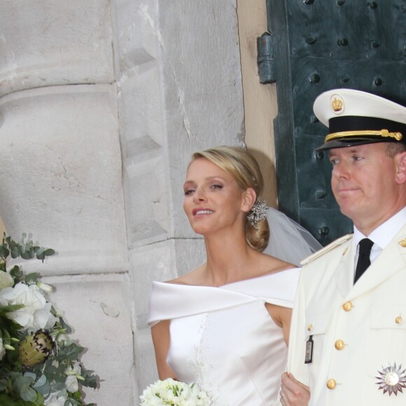 Charlene Wittstock et le prince Albert II de Monaco lors de leur mariage religieux sur le Rocher le 2 juillet 2011.