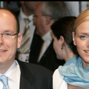 Le prince Albert II de Monaco et Charlene Wittstock, future princesse Charlene de Monaco, lors de la cérémonie d'ouverture des 12e Jeux des petits Etats d'Europe le 4 juin 2007. © Junior/Angeli/Bestimage