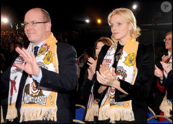 Charlene Wittstock et le prince Albert II de Monaco lors de l'ouverture du 32e Festival International du Cirque de Monte-Carlo le 17 janvier 2008.