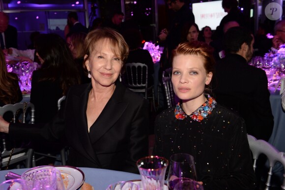 Nathalie Baye et Mélanie Thierry - 16ème soirée Sidaction dans la salle de réception du Pavillon d'Armenonville à Paris, France , le 25 janvier 2018. © Rachid Bellak/Bestimage