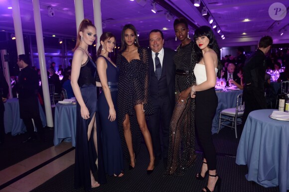 Alexina Graham, Iris Mittenaere, Cindy Bruna, Gilles Mansart, Maria Borges et Kristina Bazan - 16ème soirée Sidaction dans la salle de réception du Pavillon d'Armenonville à Paris, France , le 25 janvier 2018. © Rachid Bellak/Bestimage
