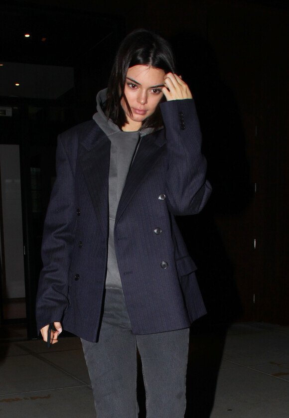 Kendall Jenner à la sortie de chez son amie Gigi Hadid à New York, le 27 janvier 2018.