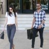 Exclusif - Kendall Jenner et Scott Disick font du shopping chez Barneys New York à Beverly Hills, le 3 avril 2016.
