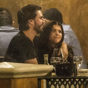 Exclusif - Sofia Richie et Scott Disick avec des amis au restaurant Tosconova à Calabasas le 28 janvier 2018