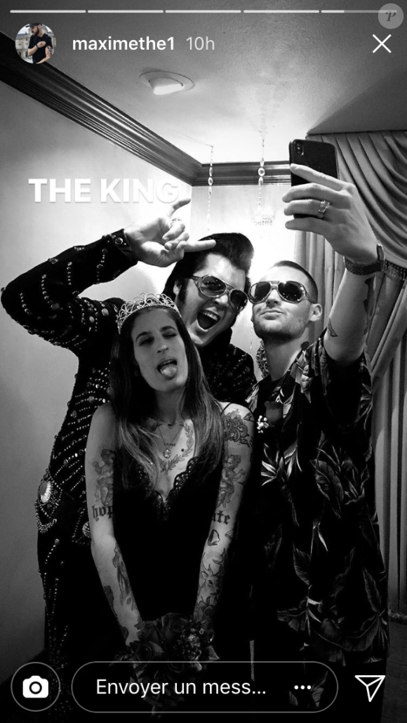 Agathe Auproux sexy à Las Vegas avec Fanny Maurer afin de célébrer un mariage rock'n'roll.