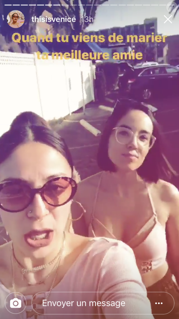 Agathe Auproux sexy à Las Vegas avec Fanny Maurer afin de célébrer un mariage rock'n'roll.