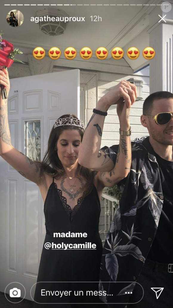 Agathe Auproux sexy à Las Vegas avec Fanny Maurer afin de célébrer un mariage rock'n'roll.
