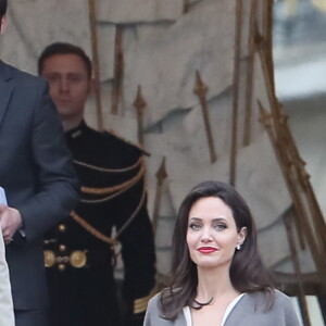 Semi Exclusif - Angelina Jolie quitte le palais de l'Elysée après un rendez-vous avec Brigitte Macron à Paris le 30 janvier 2018.