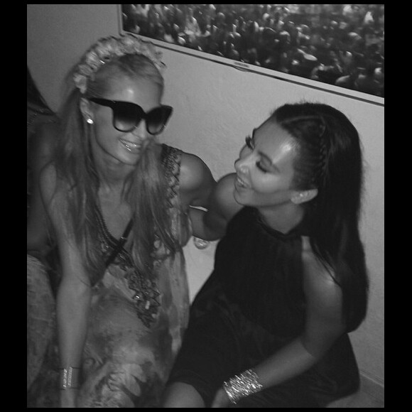 Paris Hilton et Kim Kardashian à Ibiza. Août 2014.