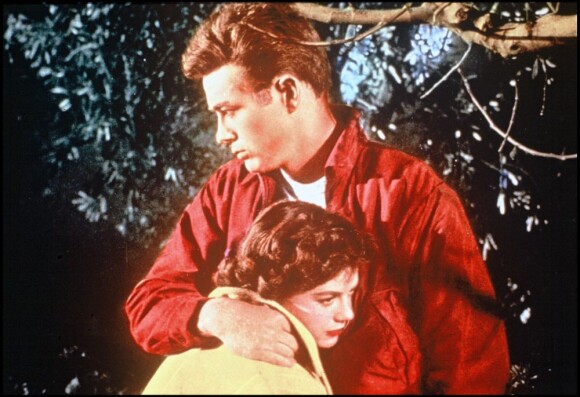 James Dean et Natalie Wood sur le tournage de "La fureur de vivre" en 1955.