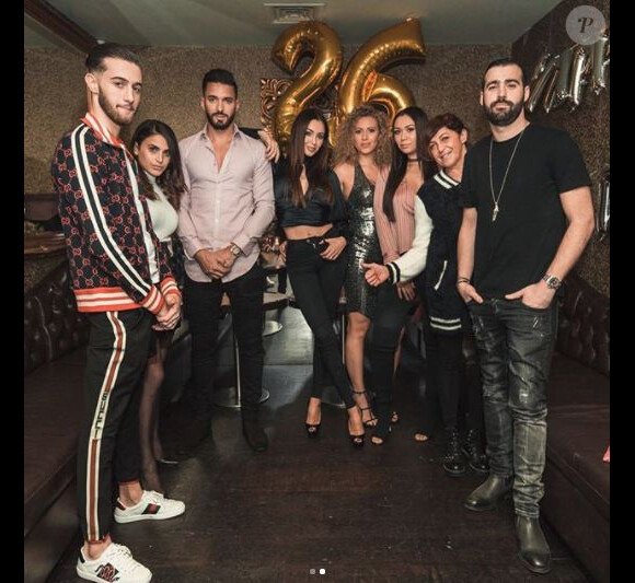 Tarek Benattia présente son épouse Camélia à ses fans après l'anniversaire de sa soeur Nabilla.