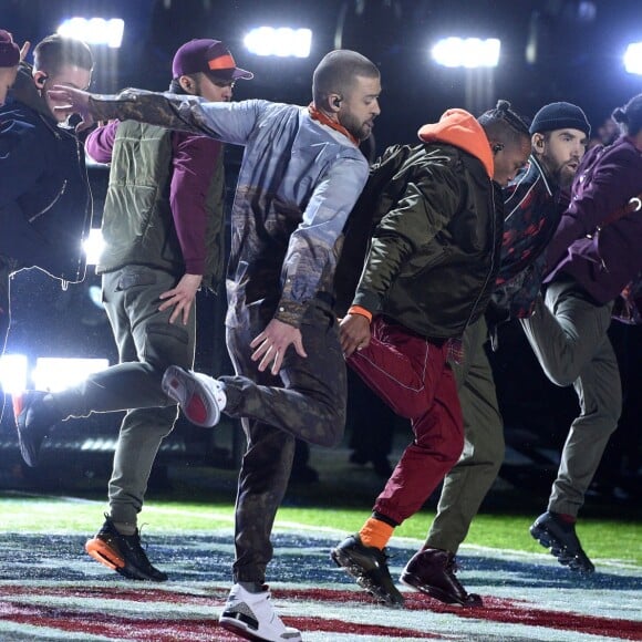 Justin Timberlake assure le show de la mi-temps lors du Super Bowl à Minneapolis, le 1 février 2018.