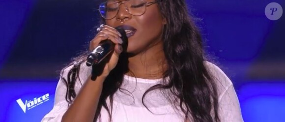Karolyn lors des auditions à l'aveugle de "The Voice 7" (TF1) samedi 10 février 2018.