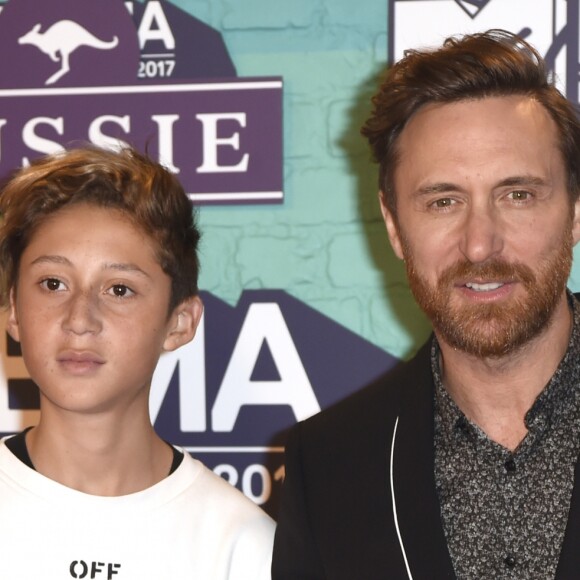 David Guetta et son fils Tim Elvis - Soirée des 24ème MTV Europe Music Awards à la salle SSE Wembley Arena à Londres, Royaume Uni, le 12 novembre 2017.