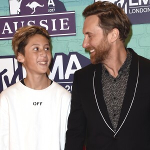 David Guetta et son fils Tim Elvis - Soirée des 24ème MTV Europe Music Awards à la salle SSE Wembley Arena à Londres, Royaume Uni, le 12 novembre 2017.