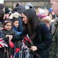  Le prince Harry et Meghan Markle saluent les habitants d'Edimbourg sur l'esplanade du château le 13 février 2018.  