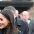  Le prince Harry et Meghan Markle saluent les habitants d'Edimbourg sur l'esplanade du château le 13 février 2018.  