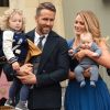 Ryan Reynolds avec sa femme Blake Lively et leurs deux filles James et Ines. L'acteur a reçu son étoile sur le Walk of Fame à Hollywood, le 15 décembre 2016