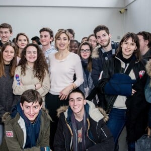 Exclusif - Julie Gayet, marraine de la 7 ème édition de "Un Artiste à l'Ecole", s'est rendue dans son ancien lycée de Bois Colombes le 13 février 2018. © Cyril Moreau / Bestimage