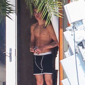 Justin Bieber dans son hôtel à Miami, le 28 janvier 2013.