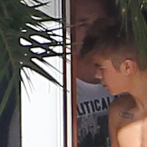 Justin Bieber dans son hôtel à Miami, le 28 janvier 2013.