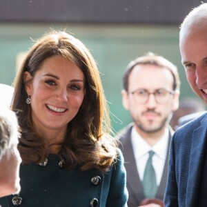 Kate Middleton, duchesse de Cambridge, enceinte, et le prince William ont visité le centre culturel The Fire Station à Sunderland le 21 février 2018.