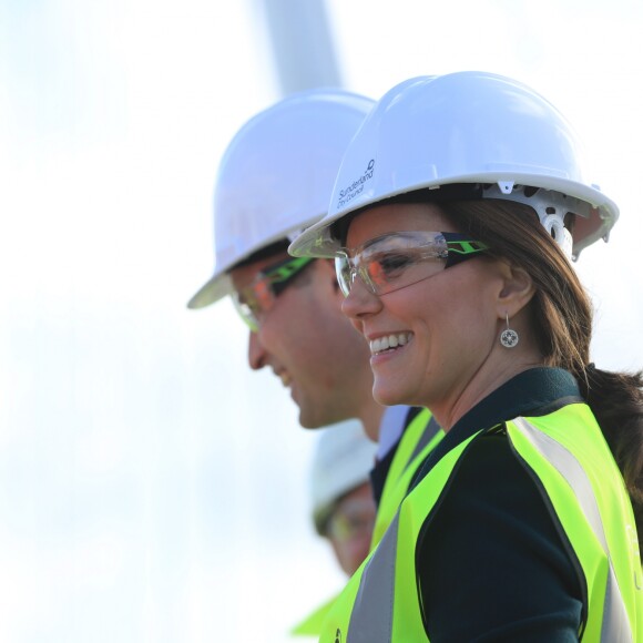 Kate Middleton, duchesse de Cambridge, enceinte, et le prince William ont découvert en avant-première le Northern Spire, un nouveau pont monumental à Sunderland le 21 février 2018.