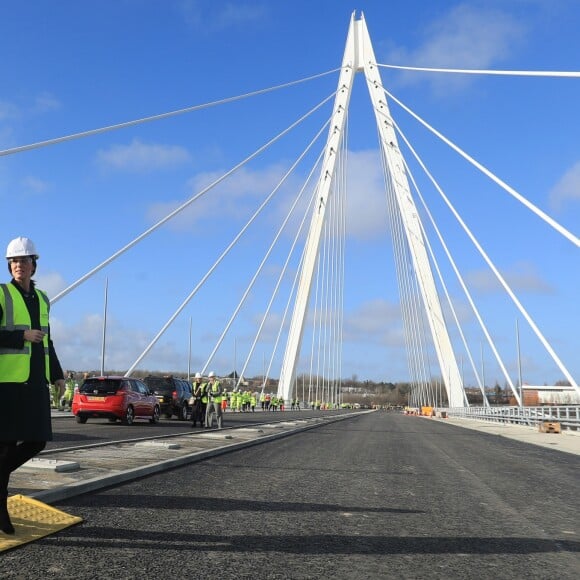 Kate Middleton, duchesse de Cambridge, enceinte, et le prince William ont découvert en avant-première le Northern Spire, un nouveau pont monumental à Sunderland le 21 février 2018.