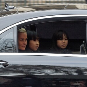 Laeticia Hallyday et ses filles Jade et Joy - Sorties de l'église de la Madeleine après les obsèques de Johnny Hallyday à Paris, le 9 décembre 2017. © Coadic Guirec/Bestimage