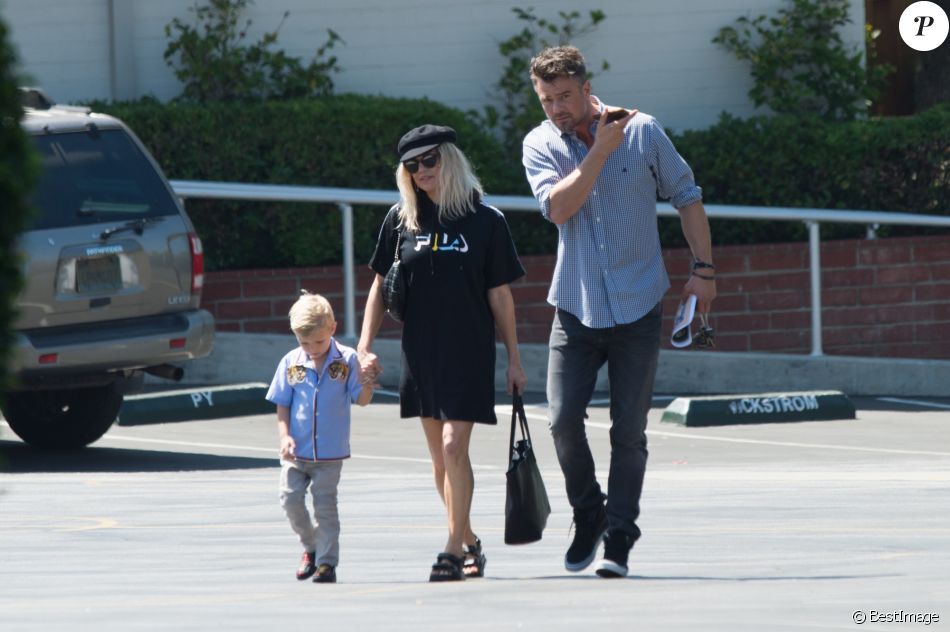 Fergie Son Mari Josh Duhamel Et Leur Fils Axl à Los Angeles Le 25 Juin 2017 Purepeople 7801