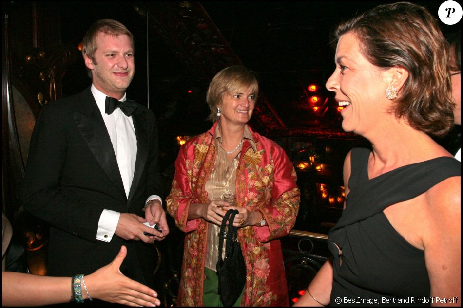 Le Prince Carlos Von Hohenzollern En Juin 2007 Chez Maxim's à Paris ...