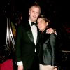 Le prince Carlos von Hohenzollern en juin 2007 chez Maxim's à Paris, avec sa fiancée Salima Khatibi. Le 23 février 2018, le prince, âgé de 39 ans, a trouvé la mort en chutant du 21e étage de l'hôtel Intercontinental de Francfort.