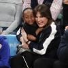 Mariska Hargitay et son mari Peter Hermann ont assisté avec leurs enfants August, Amaya et Andrew au match de basket Boston Celtics vs New York à New York, le 24 février 2018