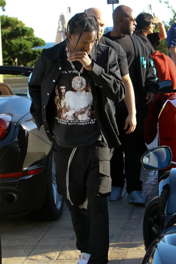 Kylie Jenner et son compagnon Travis Scott sont allés déjeuner au restaurant Nobu à Malibu, le 24 février 2018