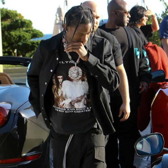 Kylie Jenner et son compagnon Travis Scott sont allés déjeuner au restaurant Nobu à Malibu, le 24 février 2018