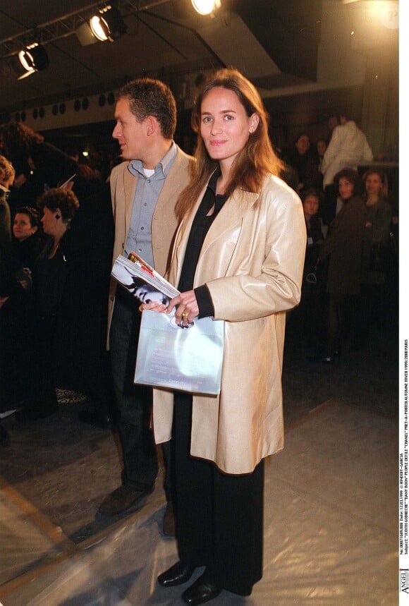 Dany Boon et Judith Godrèche - Défilé de mode Chanel à Paris en 1999