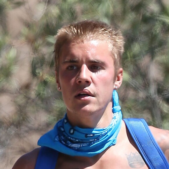 Justin Bieber fait son jogging torse nu à Hollywood le 31 aout 2016. 