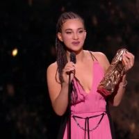 César 2018 : Camélia Jordana, "pas censée pleurer", rend hommage à sa maman