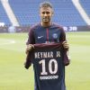 Neymar Jr en conférence de presse au Parc des Princes pour son entrée au club de football PSG (Paris Saint-Germain). Le 4 août 2017 © Marc Ausset-Lacroix / Bestimage