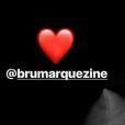 Neymar Jr, rentré au Brésil pour se faire opérer de son petit doigt de pied cassé, avec sa compagne Bruna Marquezine sur Instagram, le 2 mars 2018.