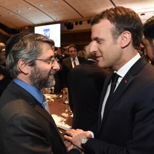 Le Grand rabbin de France Haïm Korsia et Emmanuel Macron - 33ème dîner du Crif (Conseil Representatif des Institutions juives de France) au Carrousel du Louvre à Paris, France, le 7 mars 2018. © Erez Lichtfeld / Bestimage