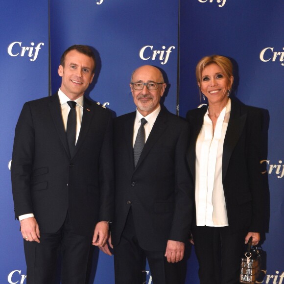 Emmanuel et Brigitte Macron, Francis Kalifat  - 33ème dîner du Crif (Conseil Representatif des Institutions juives de France) au Carrousel du Louvre à Paris, France, le 7 mars 2018. © Hamilton/Pool/Bestimage