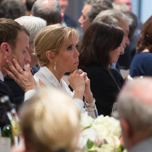 Emmanuel et Brigitte Macron, Anne Hidalgo - 33ème dîner du Crif (Conseil Representatif des Institutions juives de France) au Carrousel du Louvre à Paris, France, le 7 mars 2018. © Hamilton/Pool/Bestimage